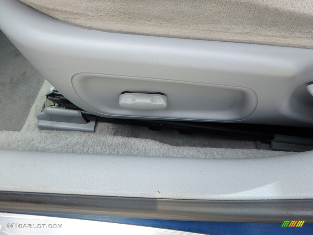 2006 LaCrosse CX - Deep Sapphire Metallic / Gray photo #11