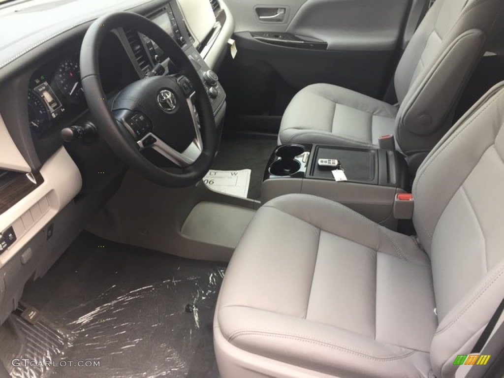 2019 Sienna XLE - Celestial Silver Metallic / Ash photo #10