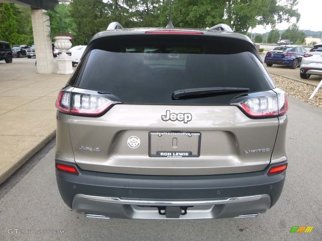 2019 Cherokee Limited 4x4 - Light Brownstone Pearl / Black photo #8