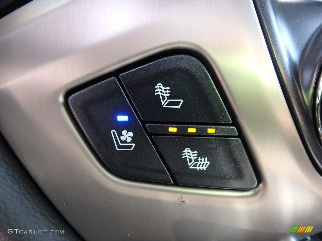 2019 GMC Sierra 2500HD Denali Crew Cab 4WD Controls Photo #129149964
