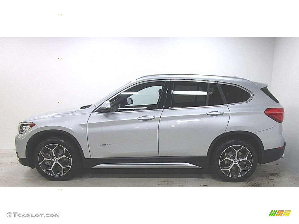 2018 X1 xDrive28i - Glacier Silver Metallic / Black photo #2