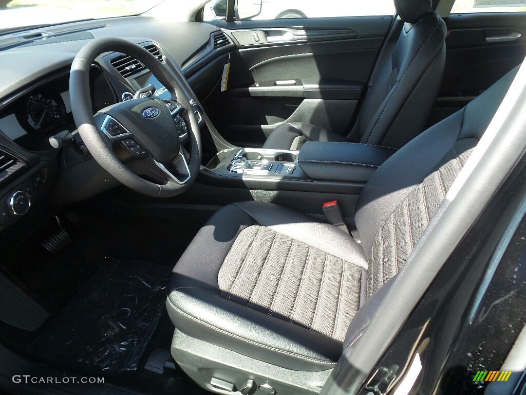 2018 Fusion SE - Shadow Black / Ebony photo #4