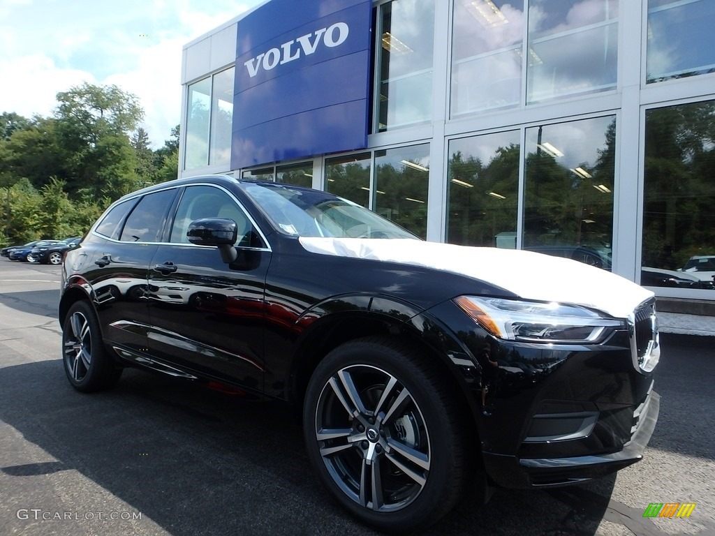 2019 XC60 T5 AWD Momentum - Onyx Black Metallic / Blonde photo #1