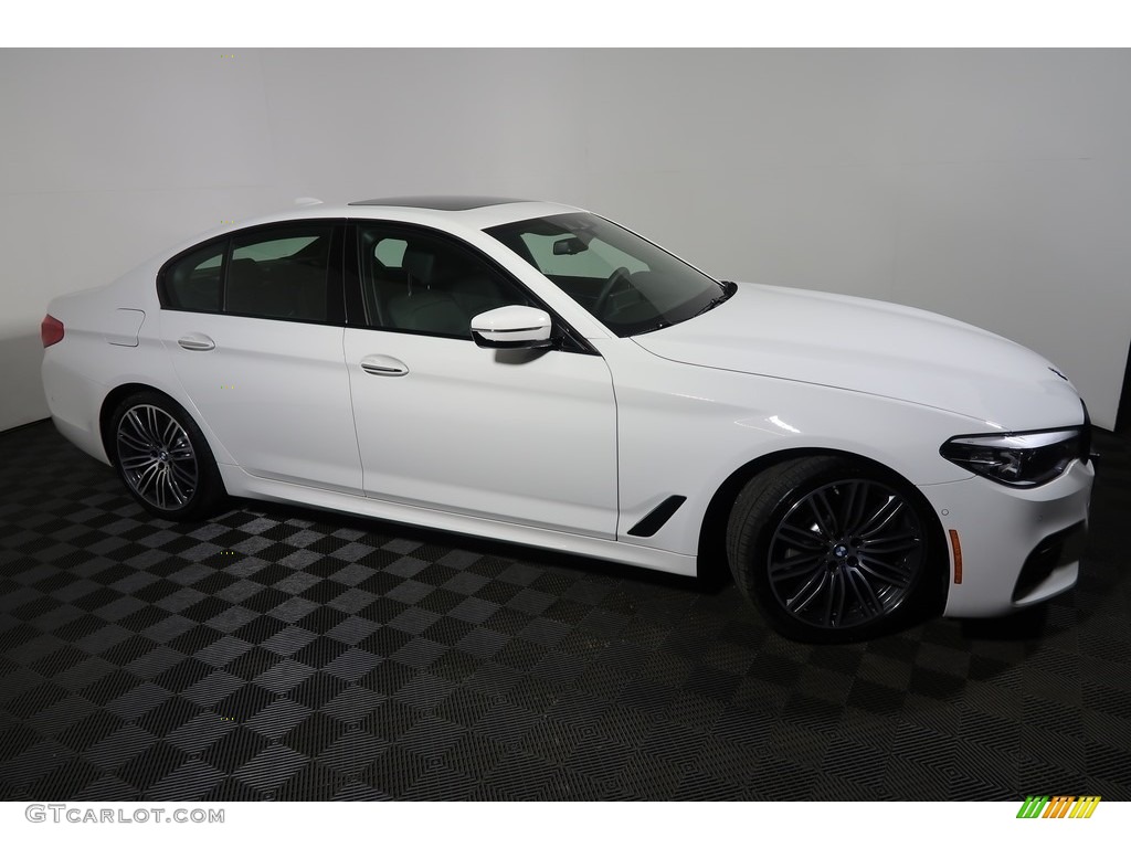 2018 5 Series 540i xDrive Sedan - Alpine White / Black photo #6