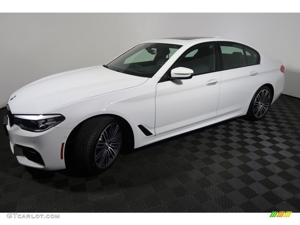 2018 5 Series 540i xDrive Sedan - Alpine White / Black photo #10