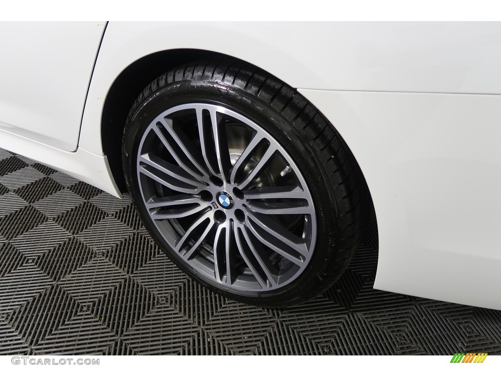 2018 5 Series 540i xDrive Sedan - Alpine White / Black photo #28