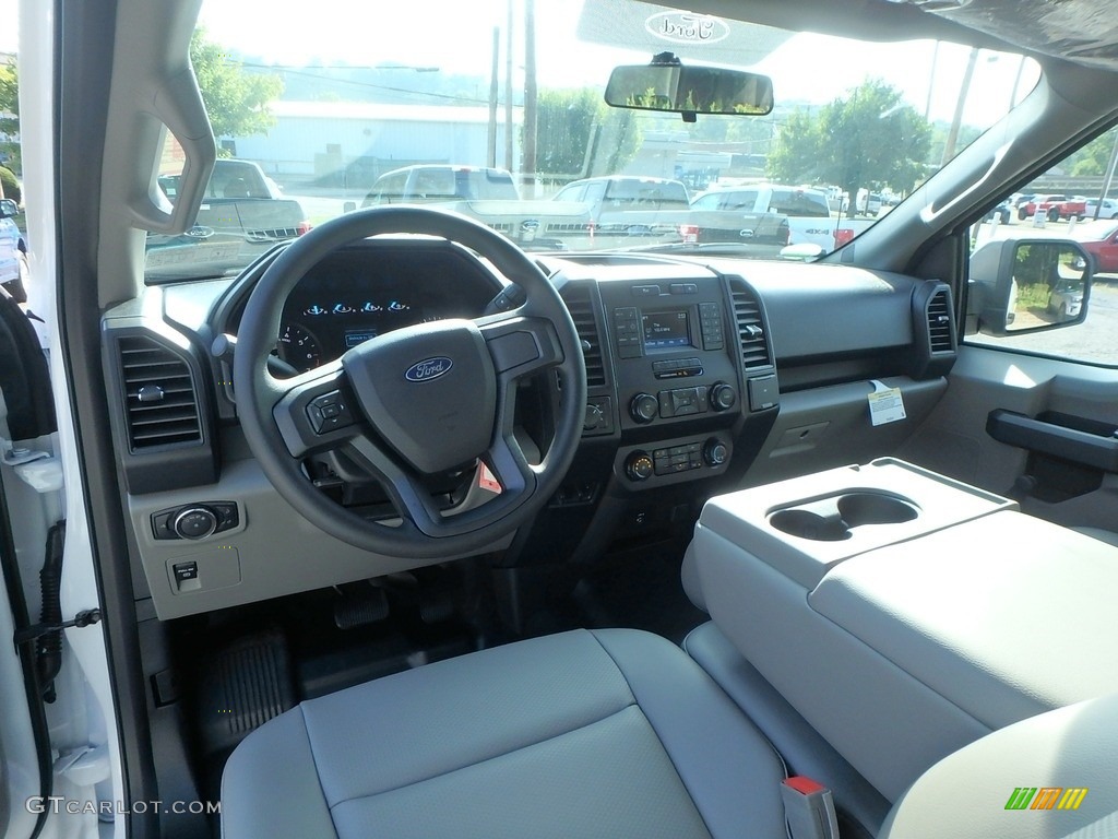 2018 F150 XL SuperCrew 4x4 - Oxford White / Earth Gray photo #13