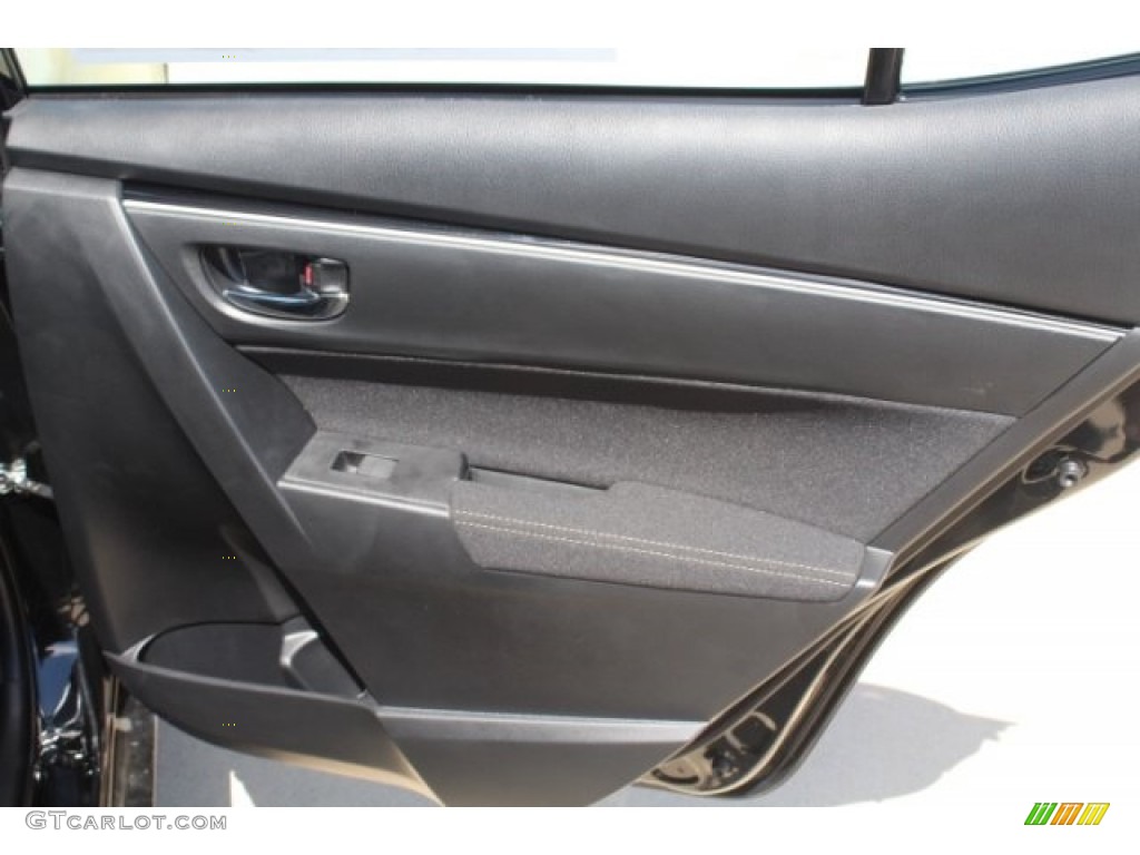 2019 Corolla LE - Black Sand Pearl / Black photo #26