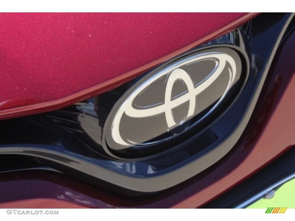 2018 Camry LE - Ruby Flare Pearl / Black photo #11