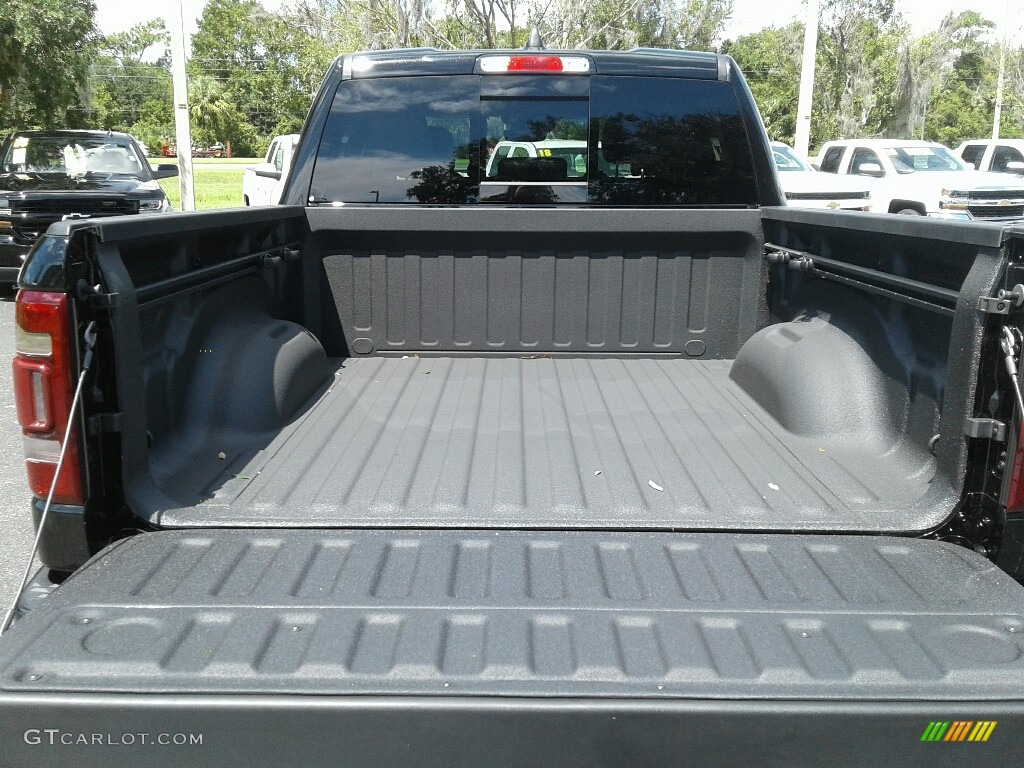 2019 1500 Limited Crew Cab 4x4 - Diamond Black Crystal Pearl / Black photo #20