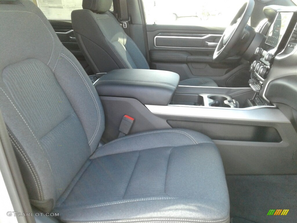 2019 1500 Big Horn Crew Cab - Billett Silver Metallic / Black/Diesel Gray photo #12