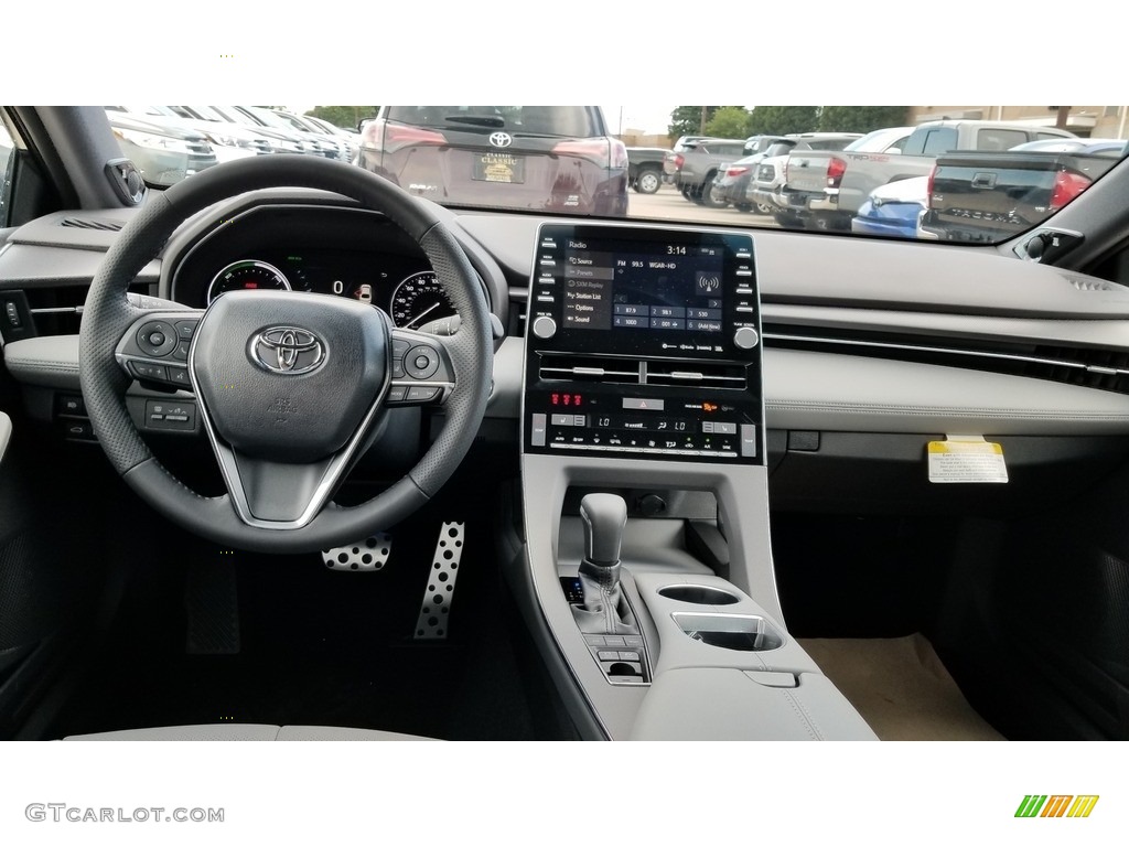 2019 Toyota Avalon Hybrid XSE Gray Dashboard Photo #129192764