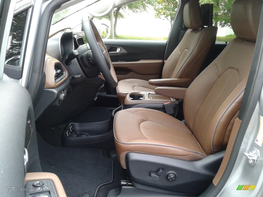 Deep Mocha/Black Interior 2019 Chrysler Pacifica Limited Photo #129203003