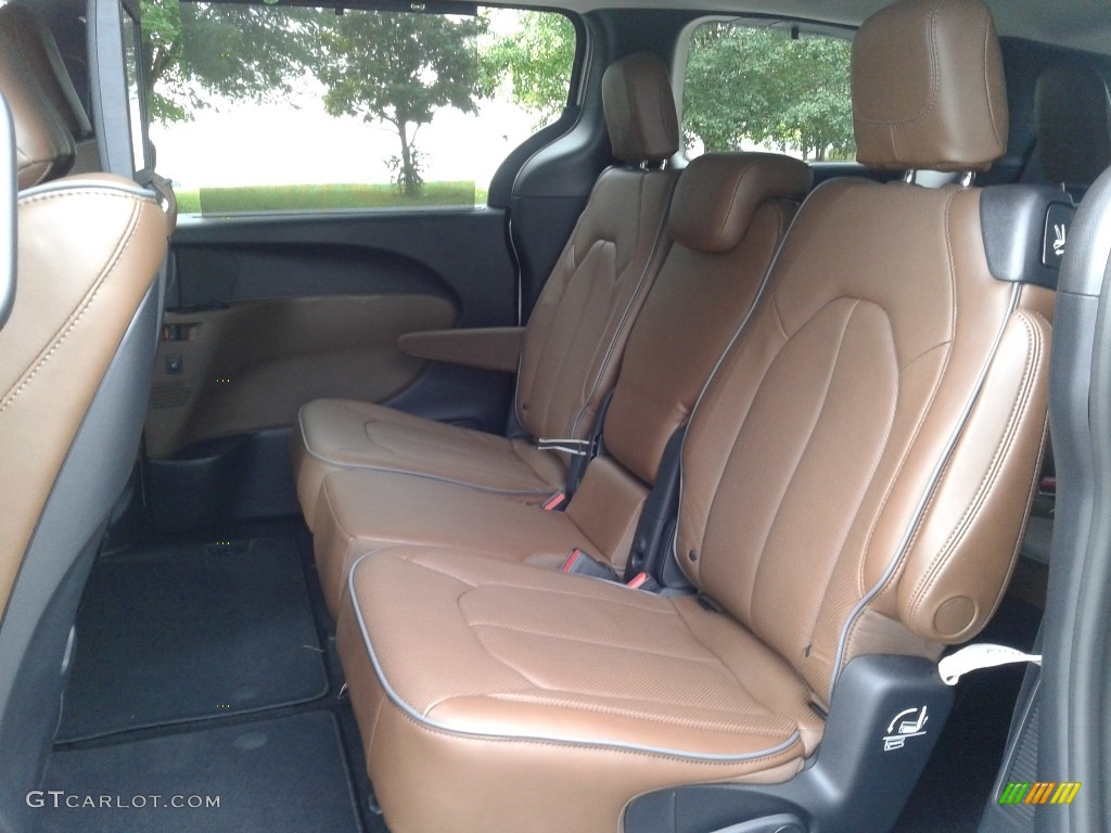 Deep Mocha/Black Interior 2019 Chrysler Pacifica Limited Photo #129203030