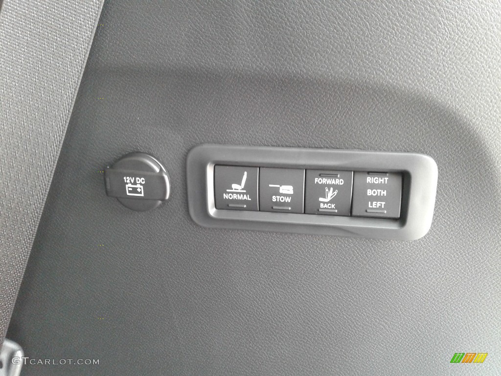 2019 Chrysler Pacifica Limited Controls Photo #129203258