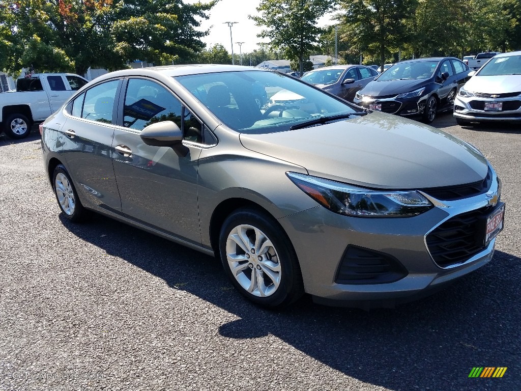 2019 Cruze LT - Pepperdust Metallic / Black photo #1