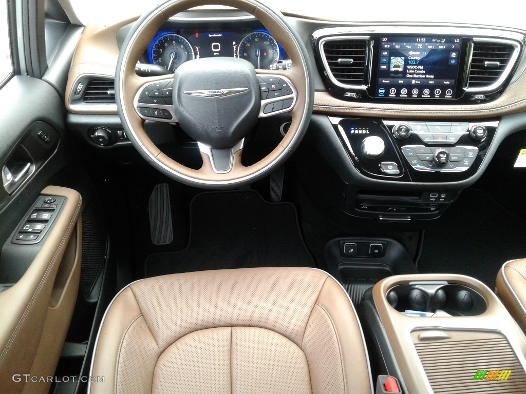 2019 Chrysler Pacifica Limited Deep Mocha/Black Dashboard Photo #129203846
