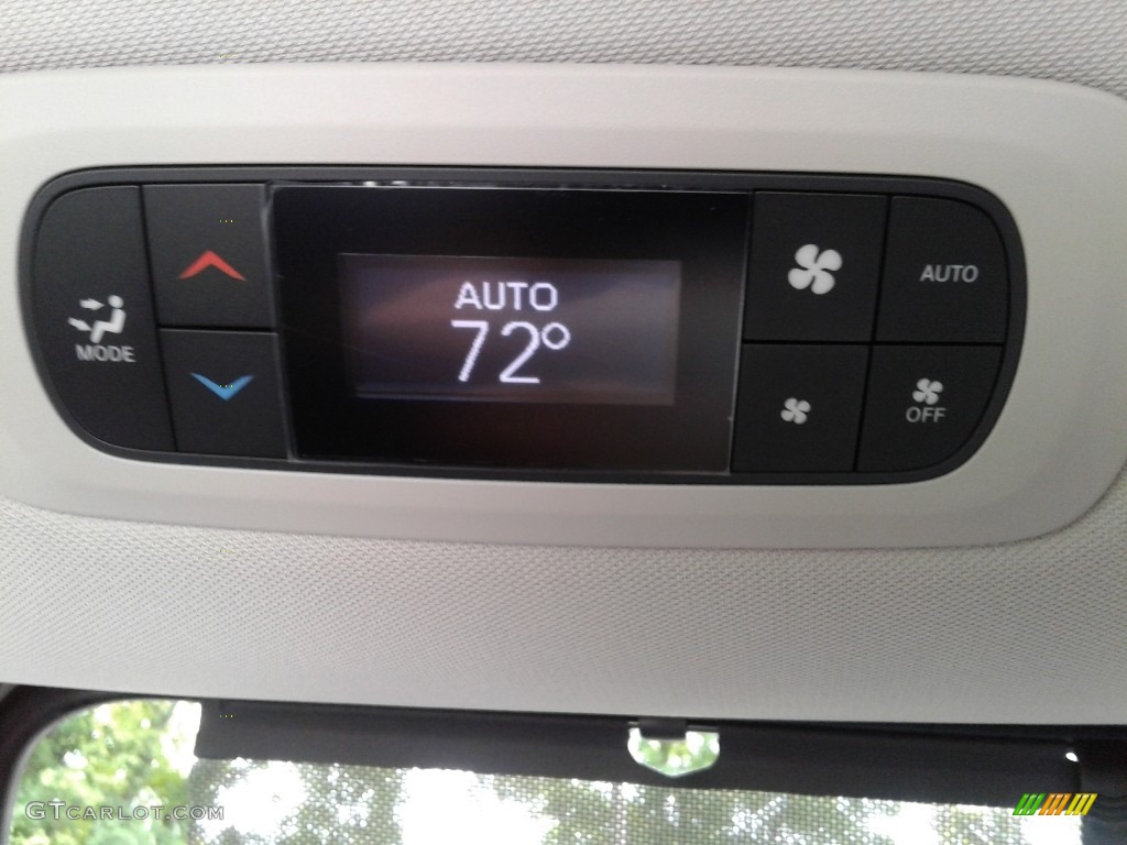 2019 Chrysler Pacifica Limited Controls Photo #129203876