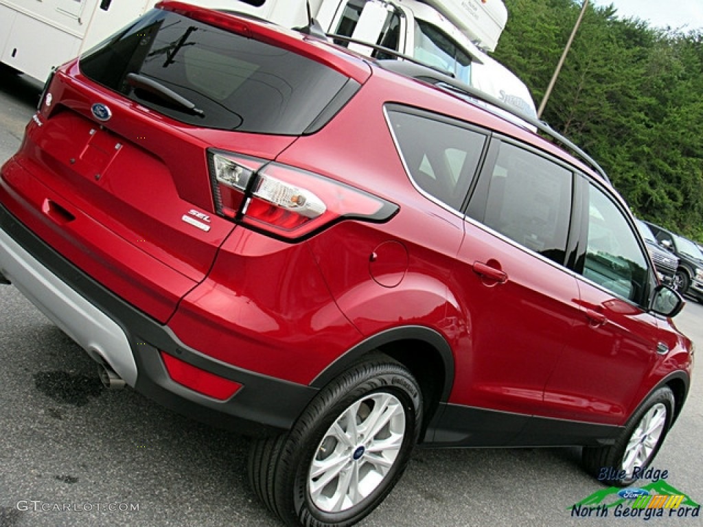 2018 Escape SEL - Ruby Red / Charcoal Black photo #33