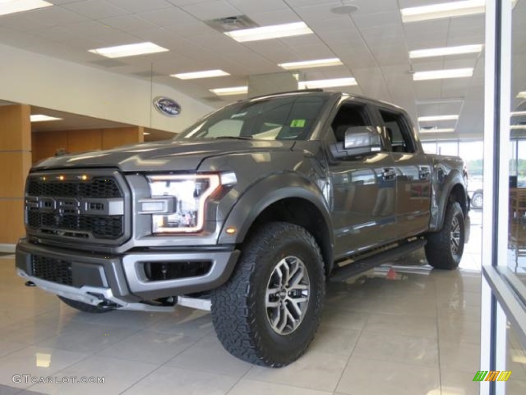 2018 F150 SVT Raptor SuperCrew 4x4 - Magnetic / Raptor Black photo #3