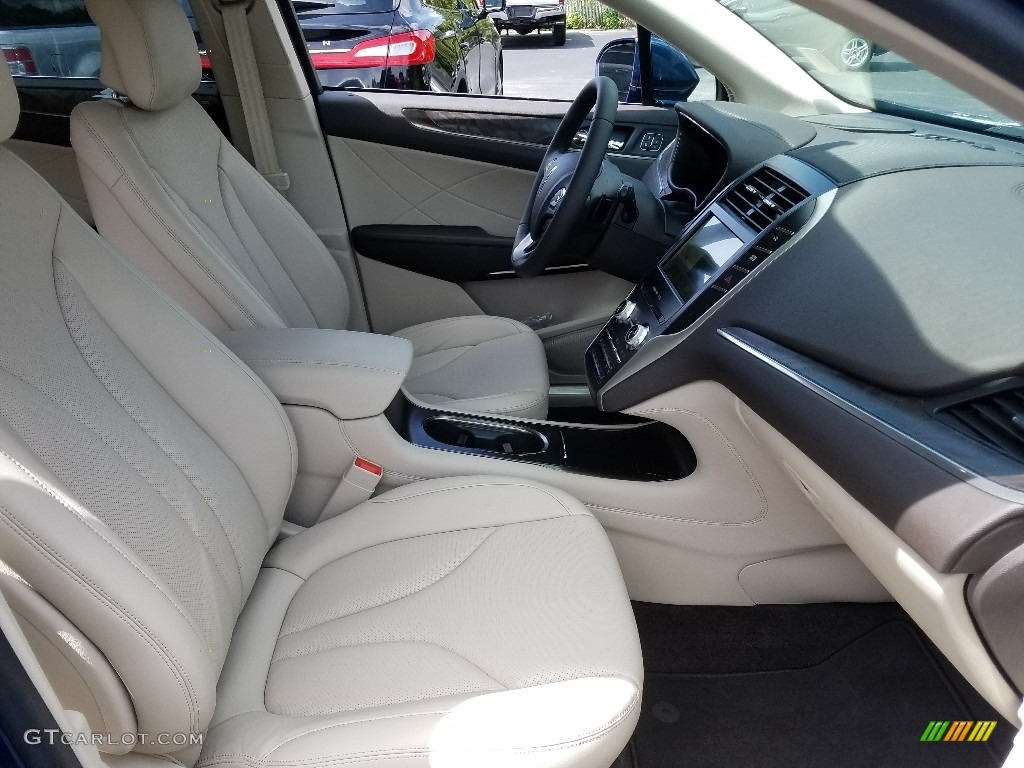 2019 Lincoln MKC Reserve Front Seat Photo #129211906