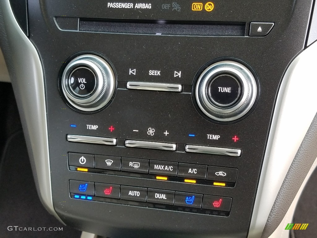 2019 Lincoln MKC Reserve Controls Photo #129212024