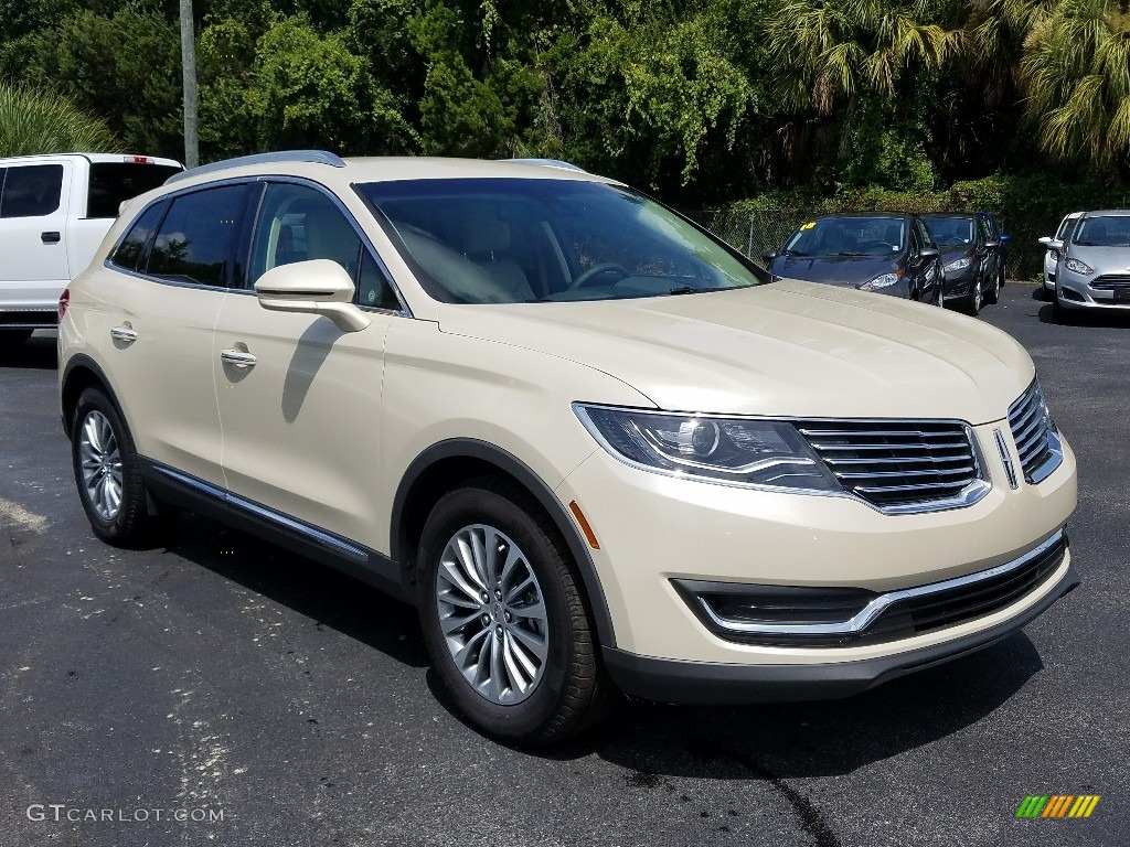 Ivory Pearl Metallic Tri-Coat 2018 Lincoln MKX Select Exterior Photo #129212335