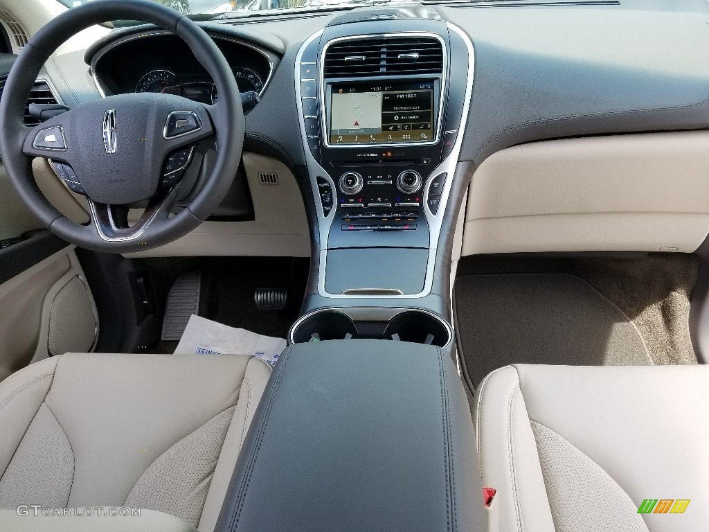 2018 Lincoln MKX Select Dashboard Photos