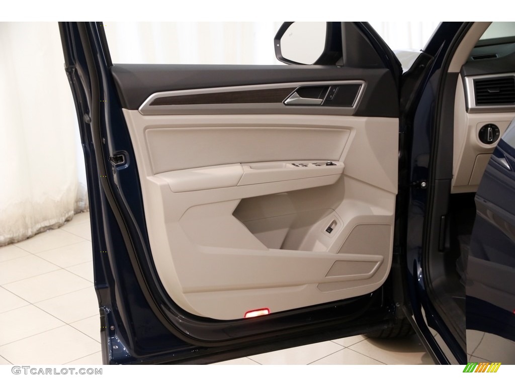 2018 Volkswagen Atlas SE 4Motion Shetland Door Panel Photo #129219016