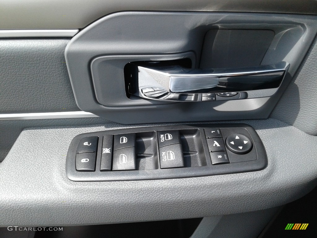 2018 Ram 1500 Big Horn Crew Cab 4x4 Controls Photo #129219550