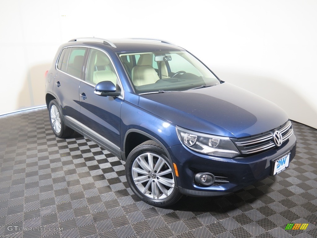 2012 Tiguan SE 4Motion - Night Blue Metallic / Black photo #2