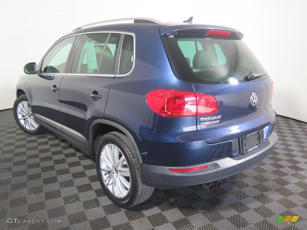 2012 Tiguan SE 4Motion - Night Blue Metallic / Black photo #5