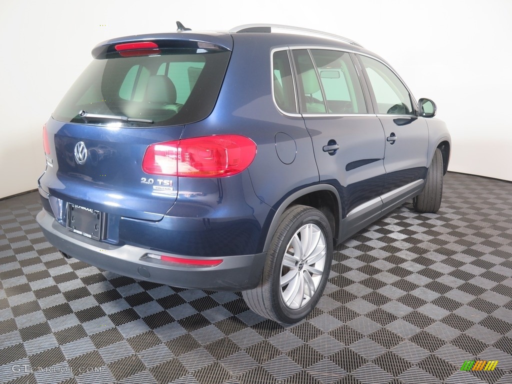 2012 Tiguan SE 4Motion - Night Blue Metallic / Black photo #7