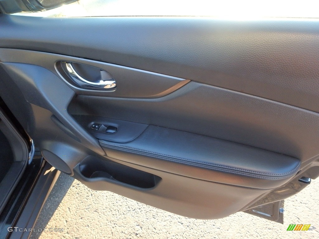 2015 Rogue SV AWD - Super Black / Charcoal photo #11