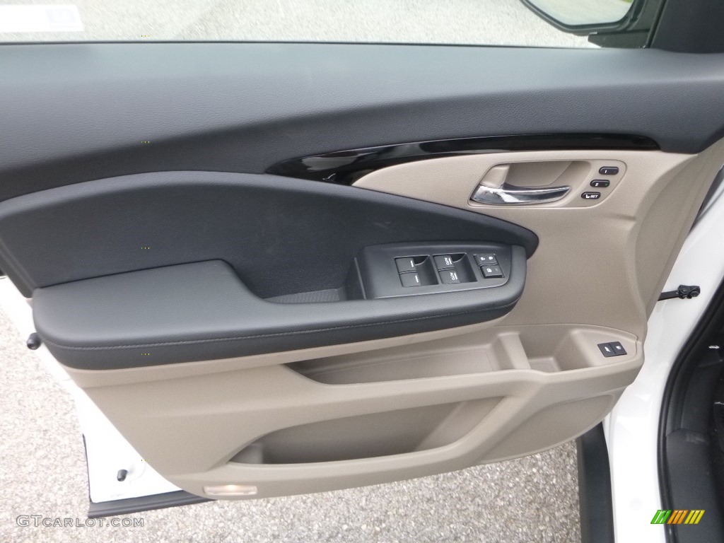 2019 Honda Pilot Elite AWD Beige Door Panel Photo #129235803