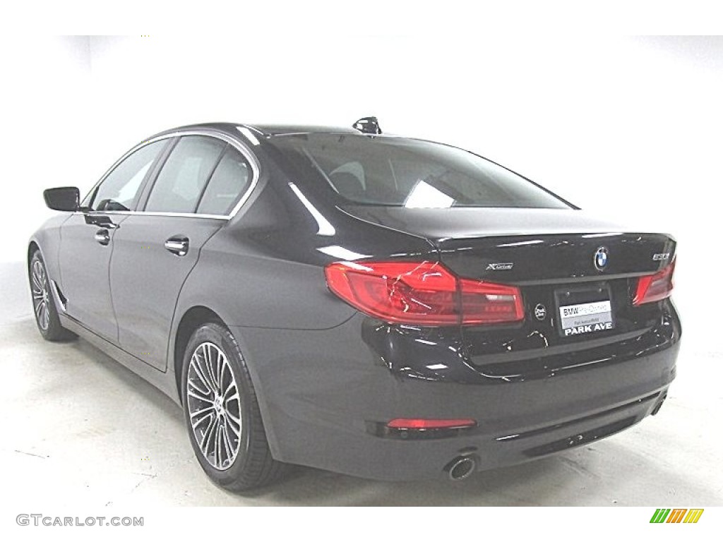 2018 5 Series 530i xDrive Sedan - Black Sapphire Metallic / Black photo #3