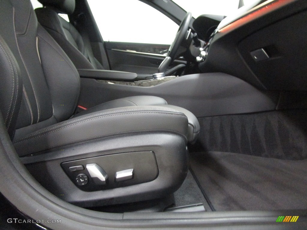 2018 5 Series 530i xDrive Sedan - Black Sapphire Metallic / Black photo #18