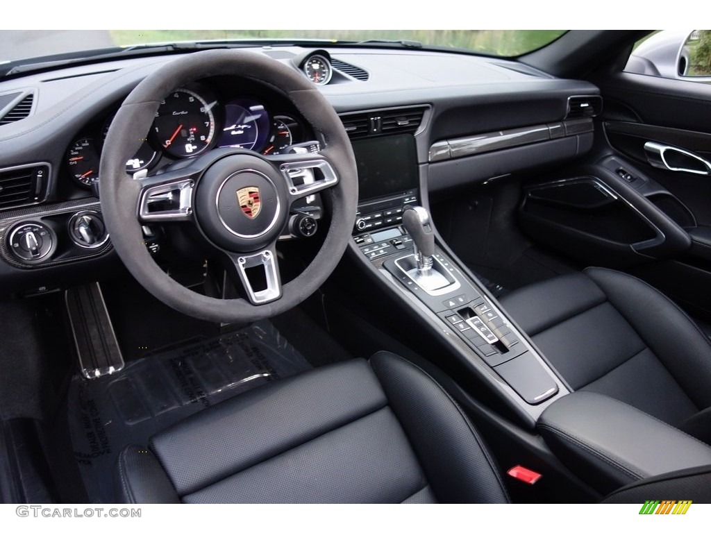 Black Interior 2017 Porsche 911 Turbo S Cabriolet Photo #129240042