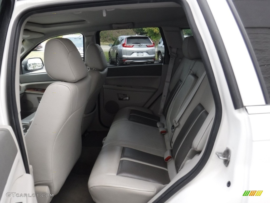 2007 Grand Cherokee Limited 4x4 - Stone White / Dark Khaki/Light Graystone photo #22