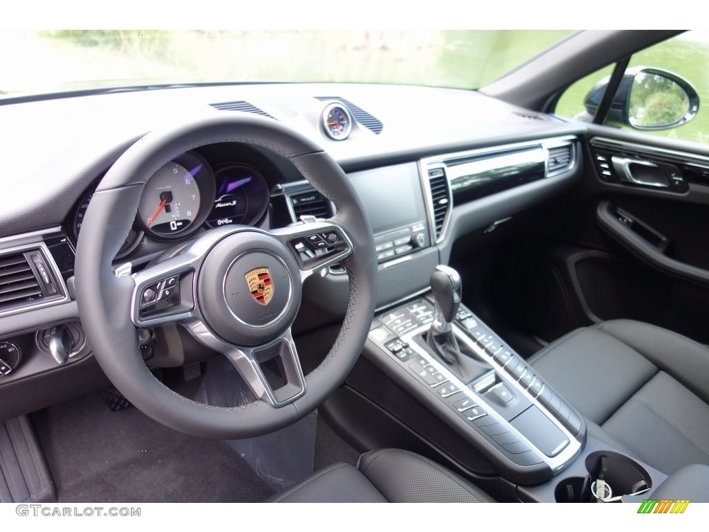 Black Interior 2018 Porsche Macan S Photo #129242124