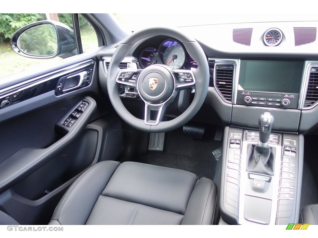 2018 Porsche Macan S Black Dashboard Photo #129242190
