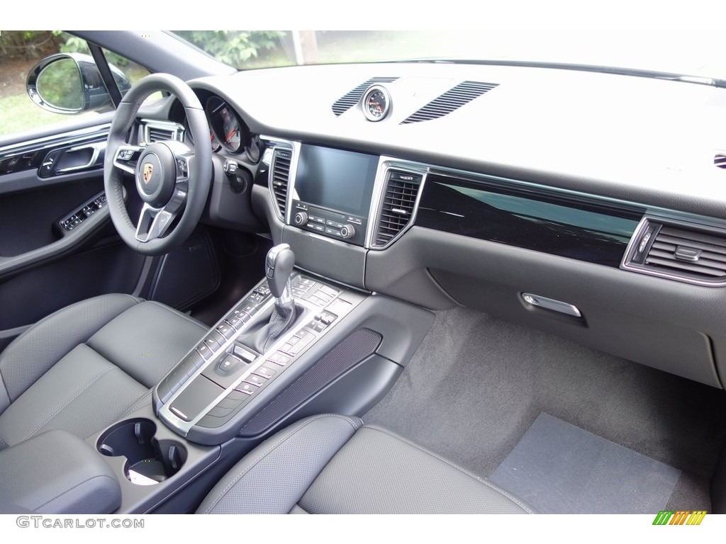 2018 Porsche Macan S Black Dashboard Photo #129242259