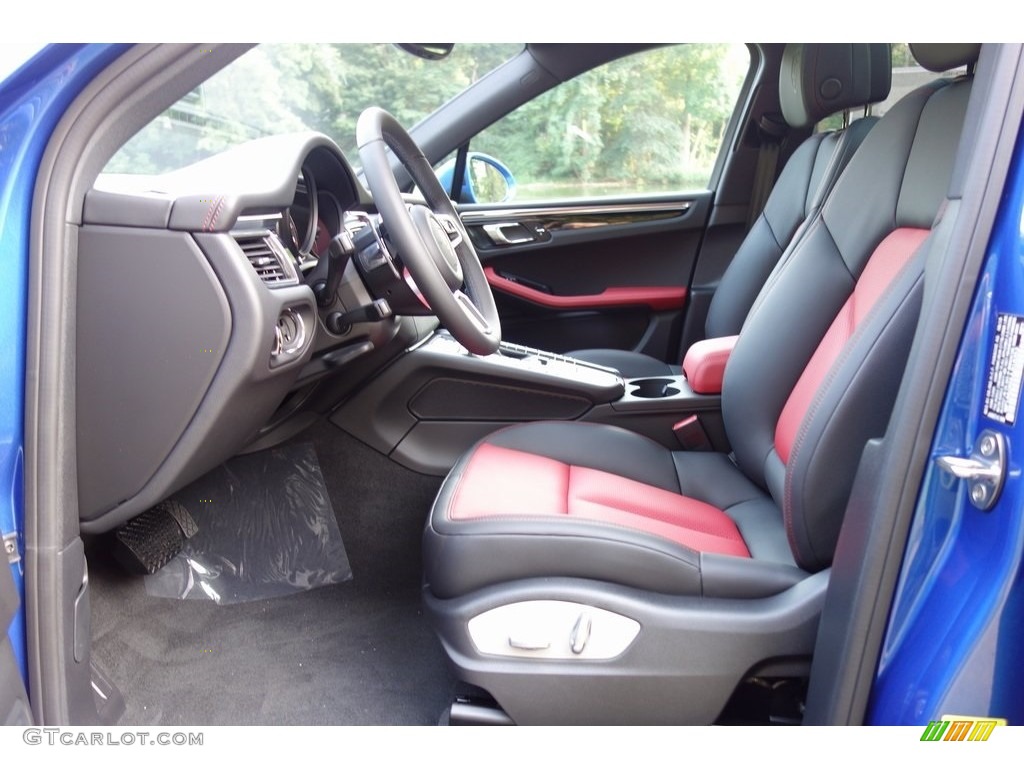 Black/Garnet Red Interior 2018 Porsche Macan Standard Macan Model Photo #129242664