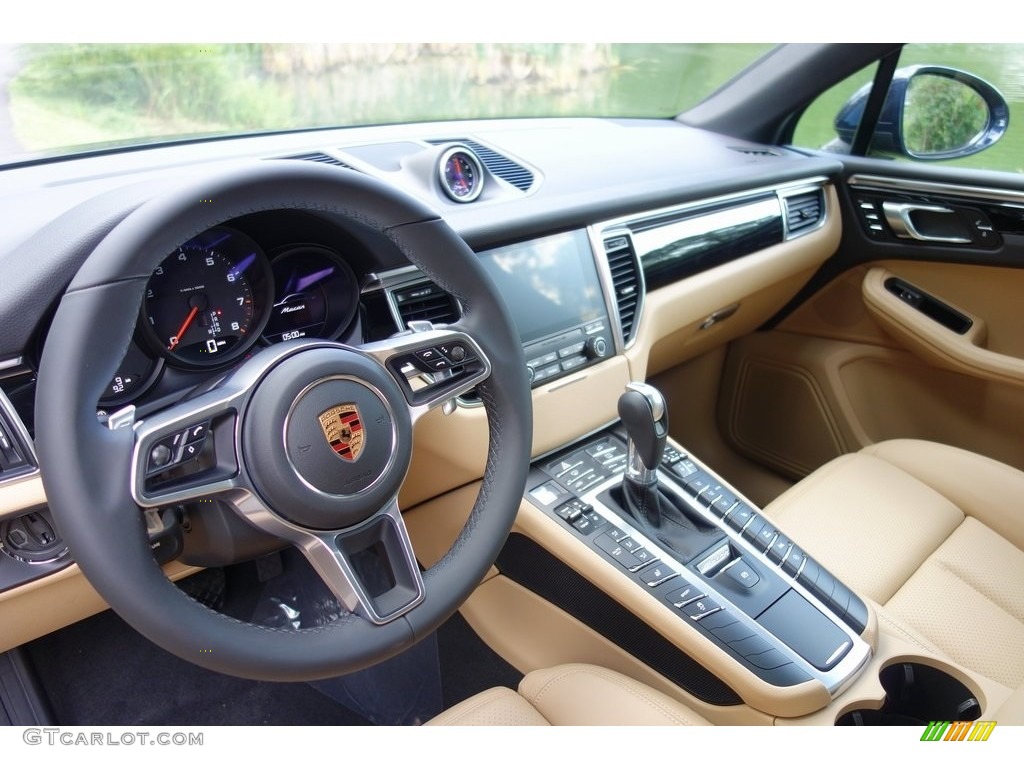 2018 Macan  - Night Blue Metallic / Black/Luxor Beige photo #10
