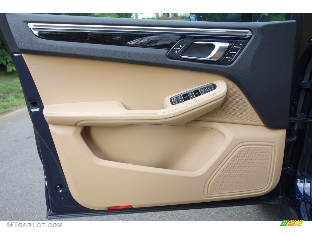 2018 Macan  - Night Blue Metallic / Black/Luxor Beige photo #11