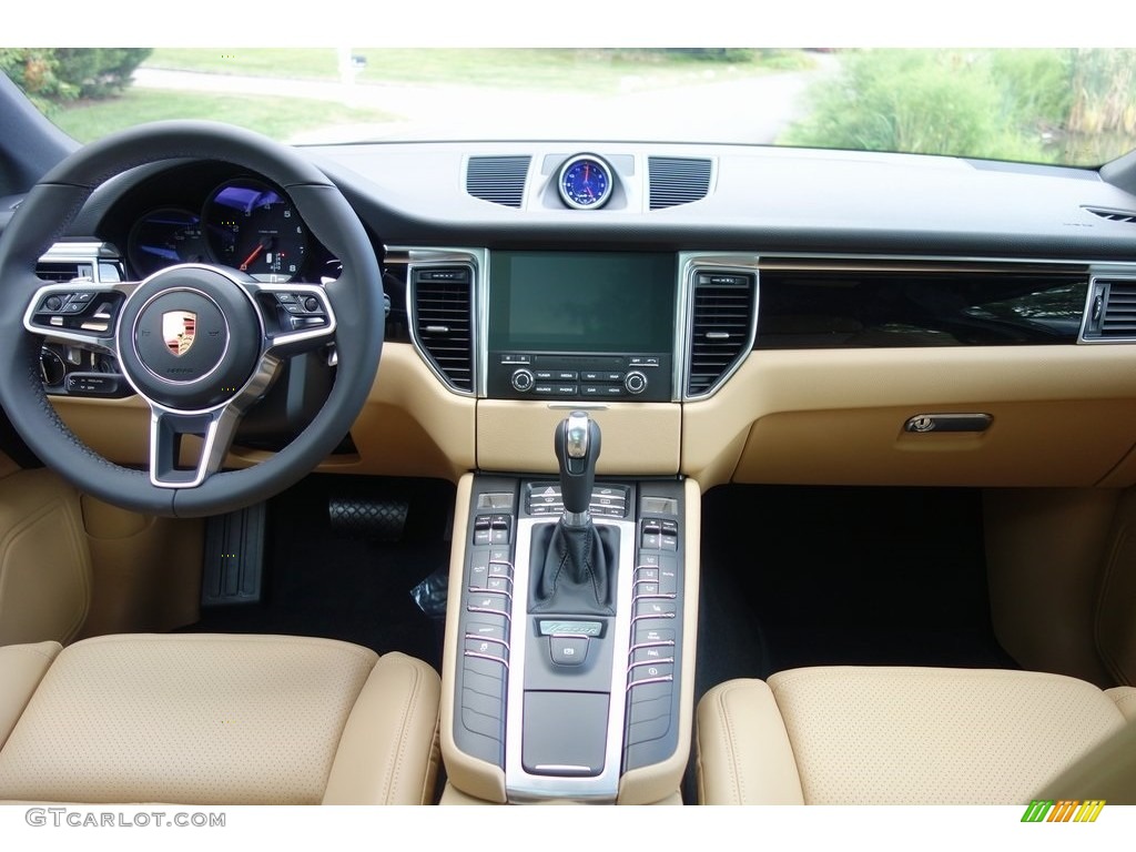 2018 Macan  - Night Blue Metallic / Black/Luxor Beige photo #14