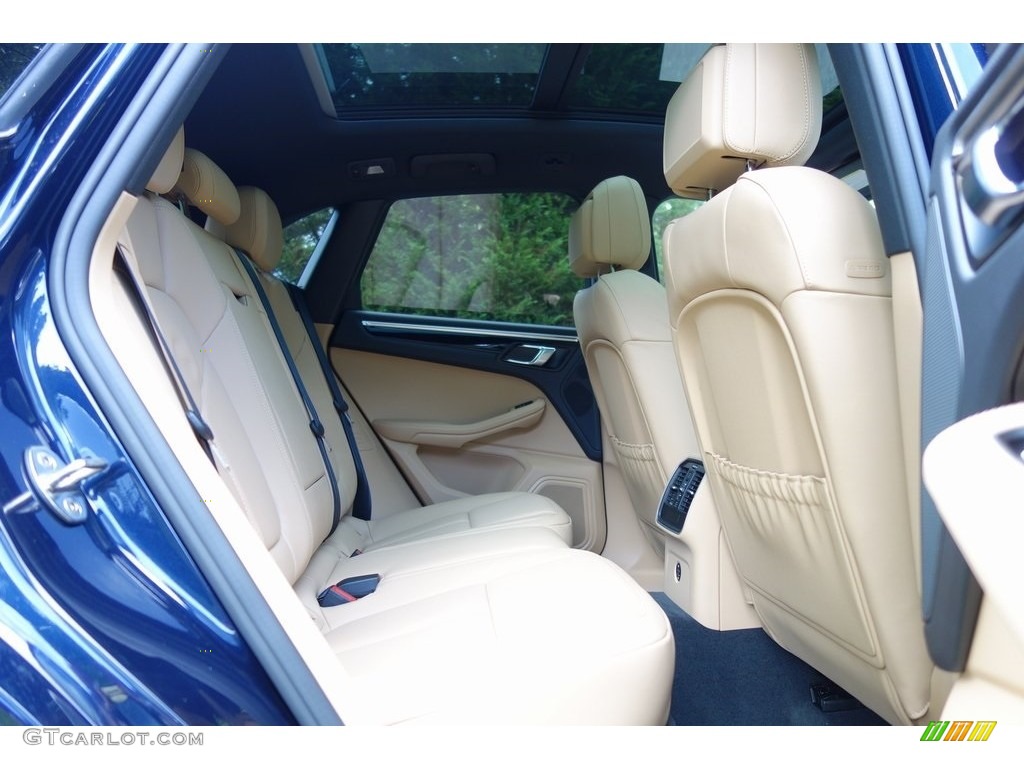 2018 Macan  - Night Blue Metallic / Black/Luxor Beige photo #19
