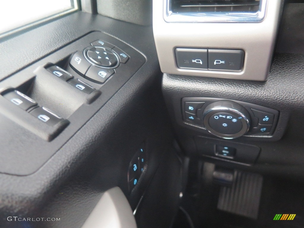 2017 F150 Lariat SuperCrew 4X4 - Oxford White / Black photo #33