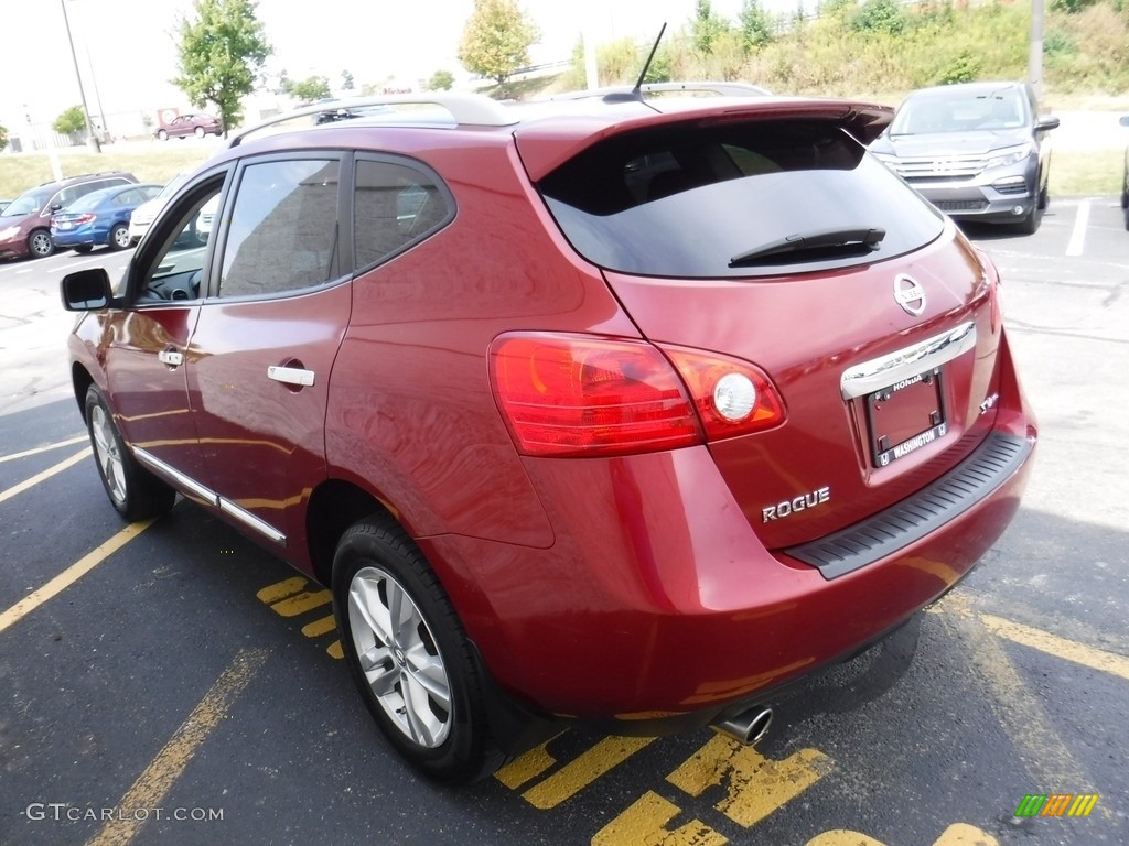 2012 Rogue SV AWD - Cayenne Red / Black photo #6