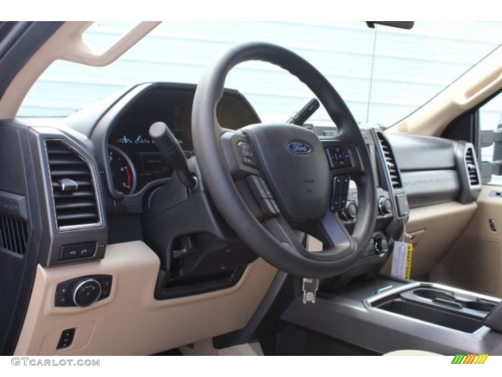 2019 F250 Super Duty XLT Crew Cab 4x4 - Magma Red / Camel photo #13